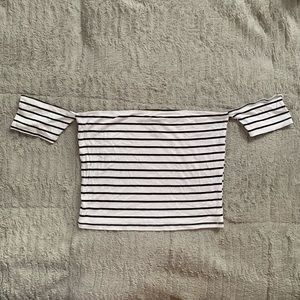 🤑5/$10🤑 Forever21 Striped Off Shoulder Crop Top